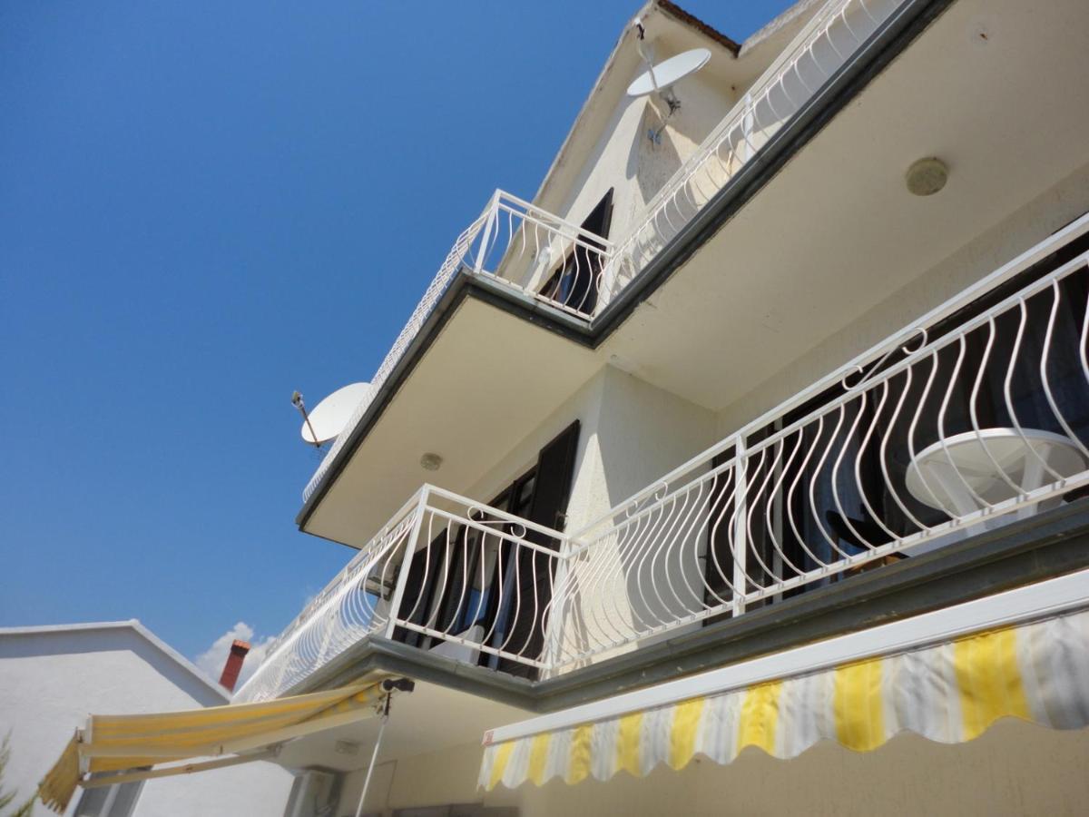 Wisteria Hotel Tivat Luaran gambar
