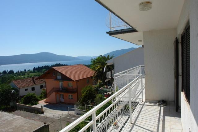 Wisteria Hotel Tivat Luaran gambar