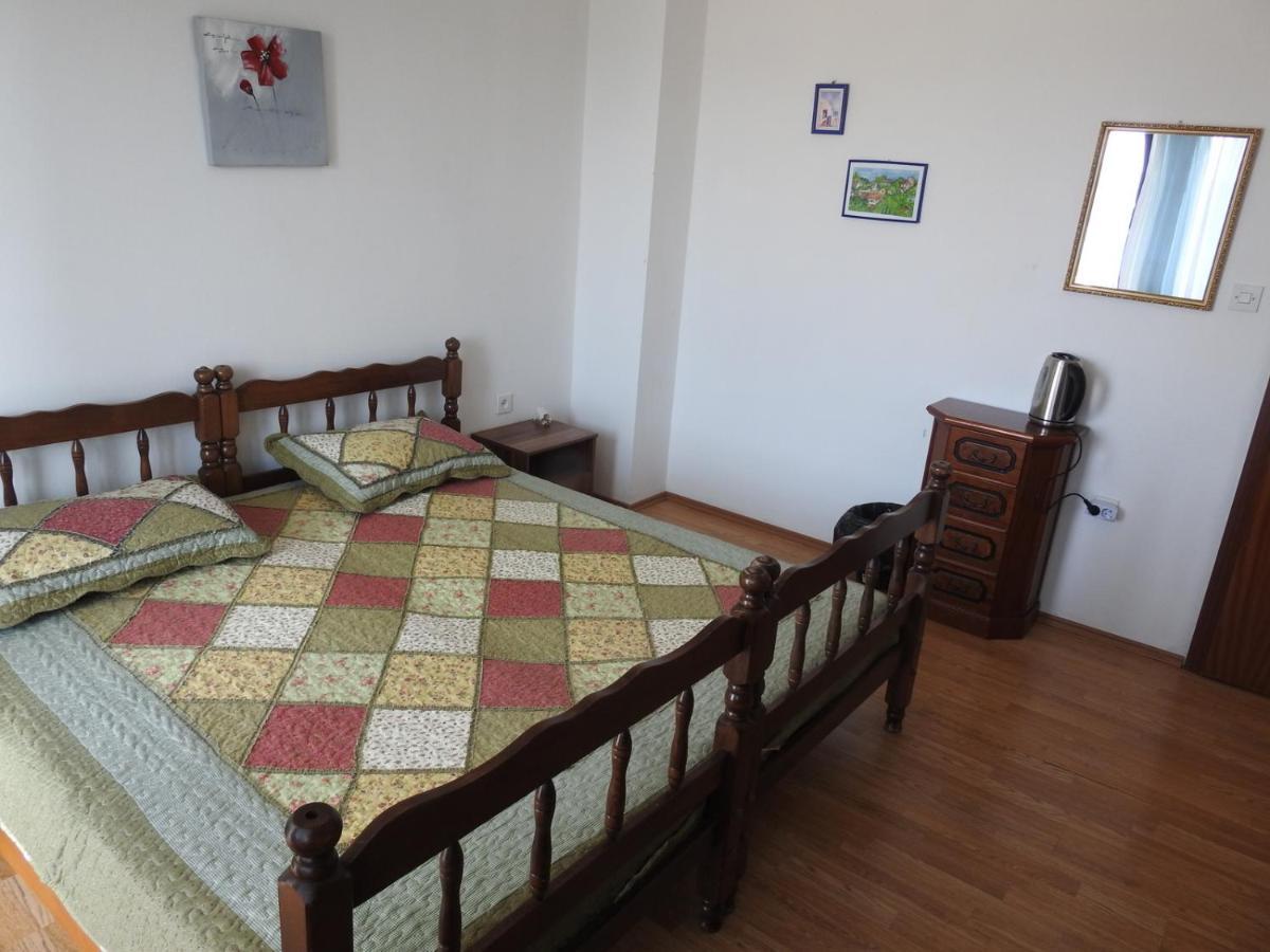 Wisteria Hotel Tivat Luaran gambar