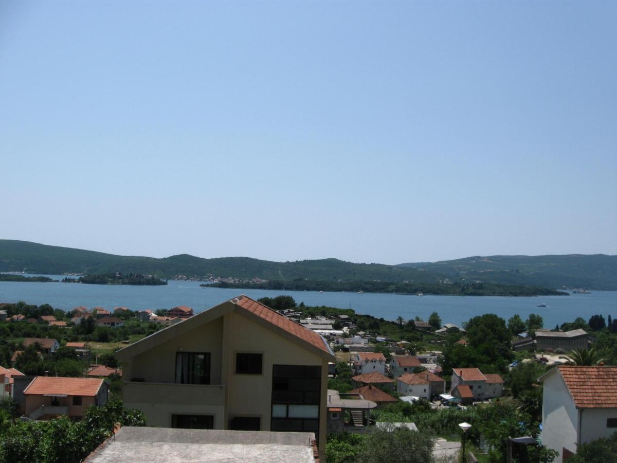 Wisteria Hotel Tivat Luaran gambar