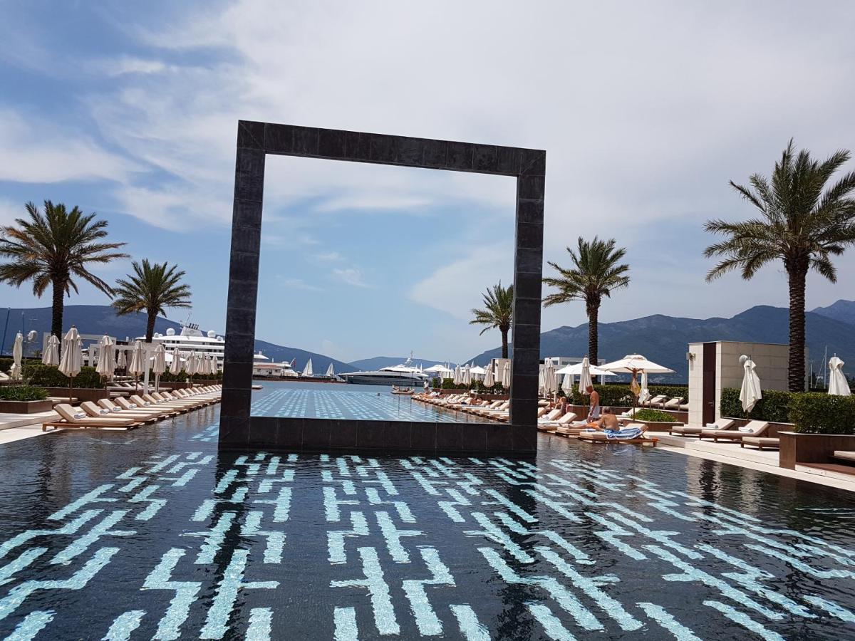 Wisteria Hotel Tivat Luaran gambar