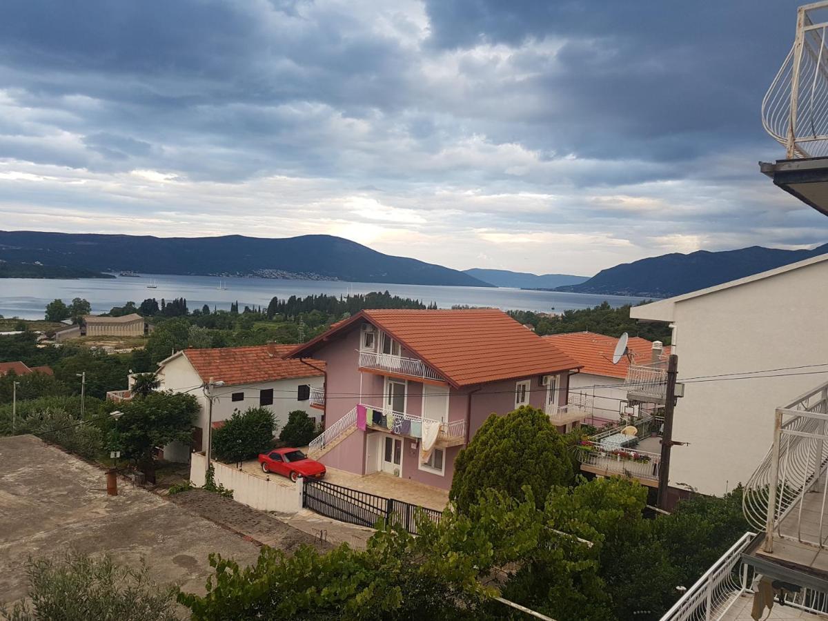 Wisteria Hotel Tivat Luaran gambar