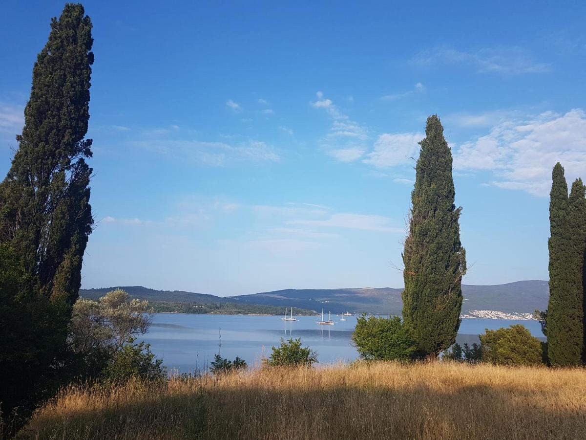 Wisteria Hotel Tivat Luaran gambar