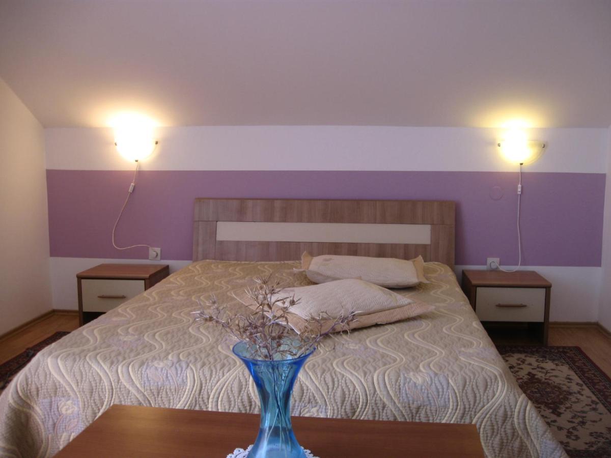 Wisteria Hotel Tivat Luaran gambar