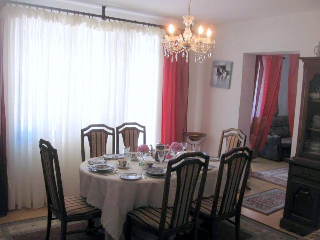 Wisteria Hotel Tivat Luaran gambar