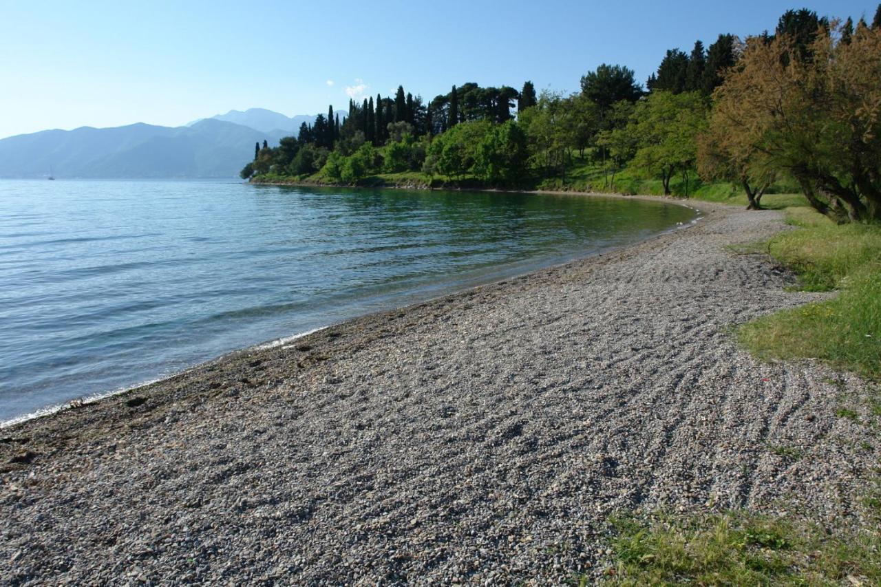 Wisteria Hotel Tivat Luaran gambar