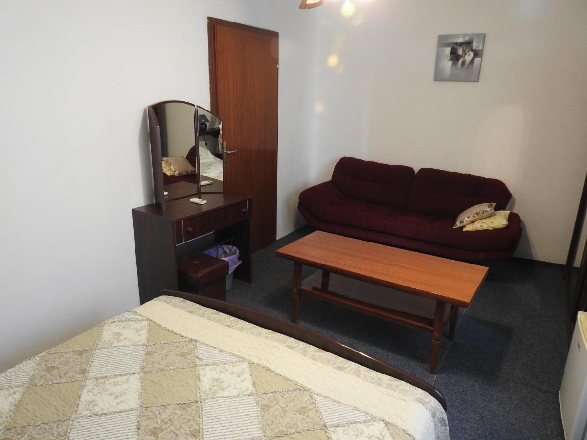 Wisteria Hotel Tivat Luaran gambar