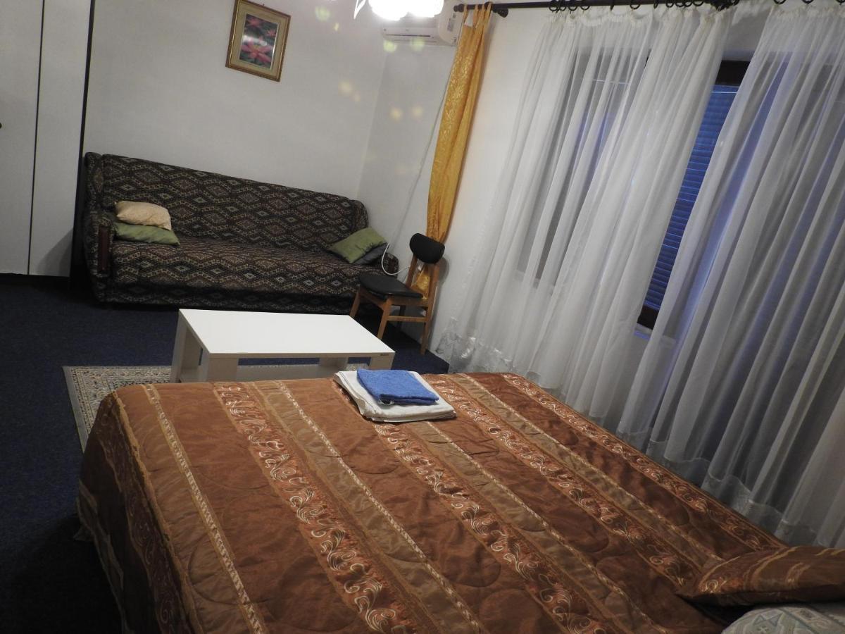 Wisteria Hotel Tivat Luaran gambar