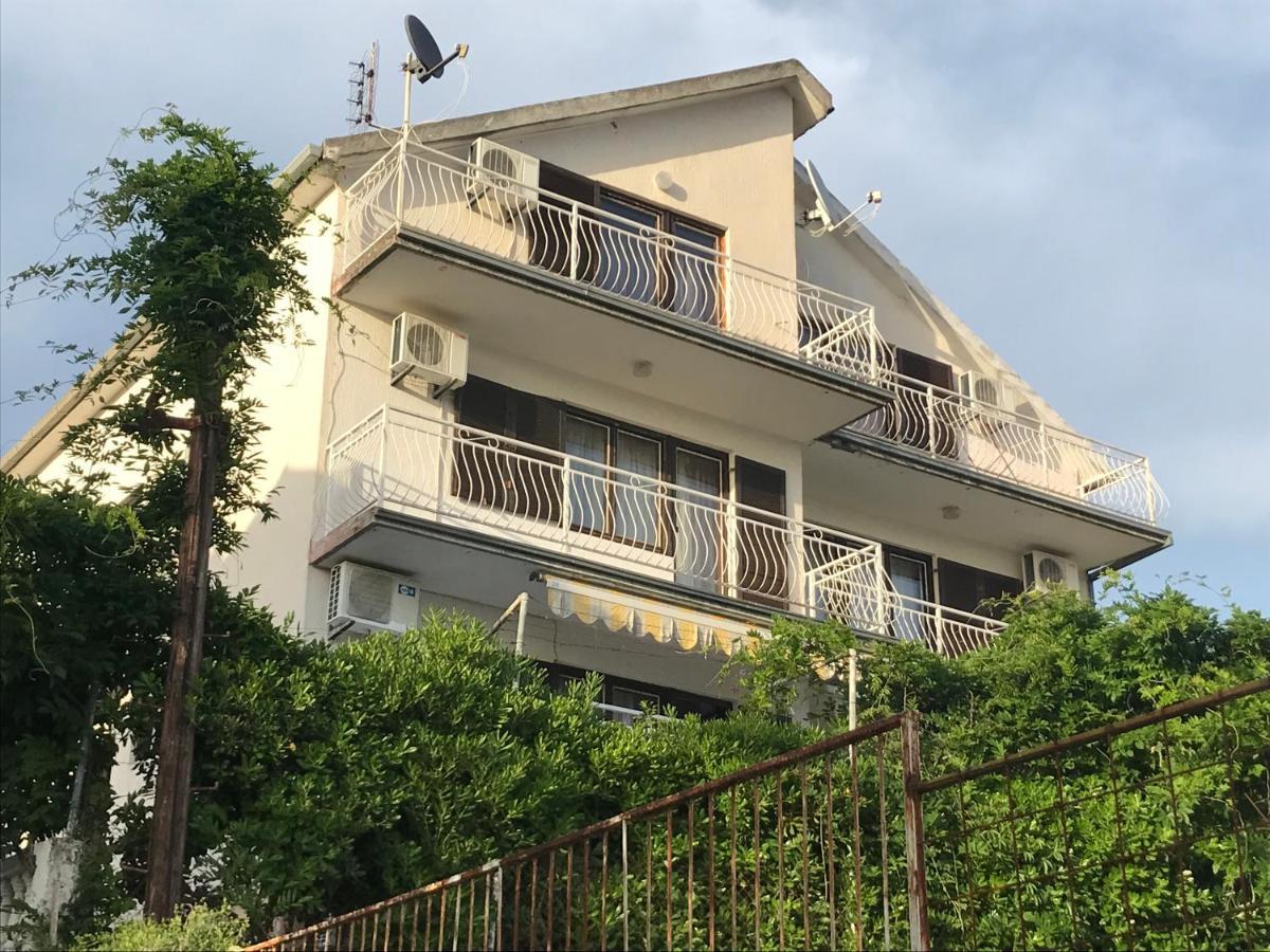 Wisteria Hotel Tivat Luaran gambar