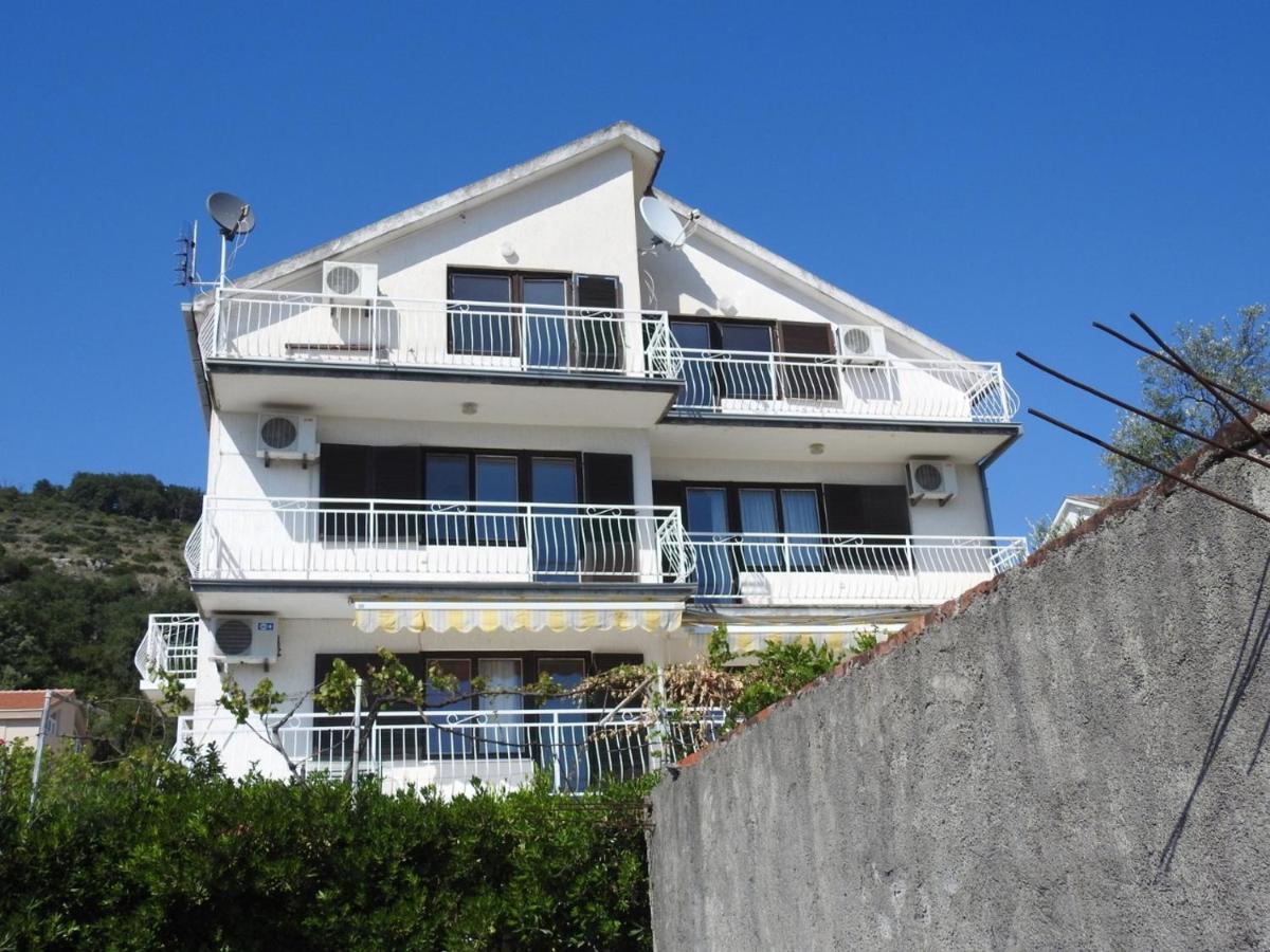 Wisteria Hotel Tivat Luaran gambar