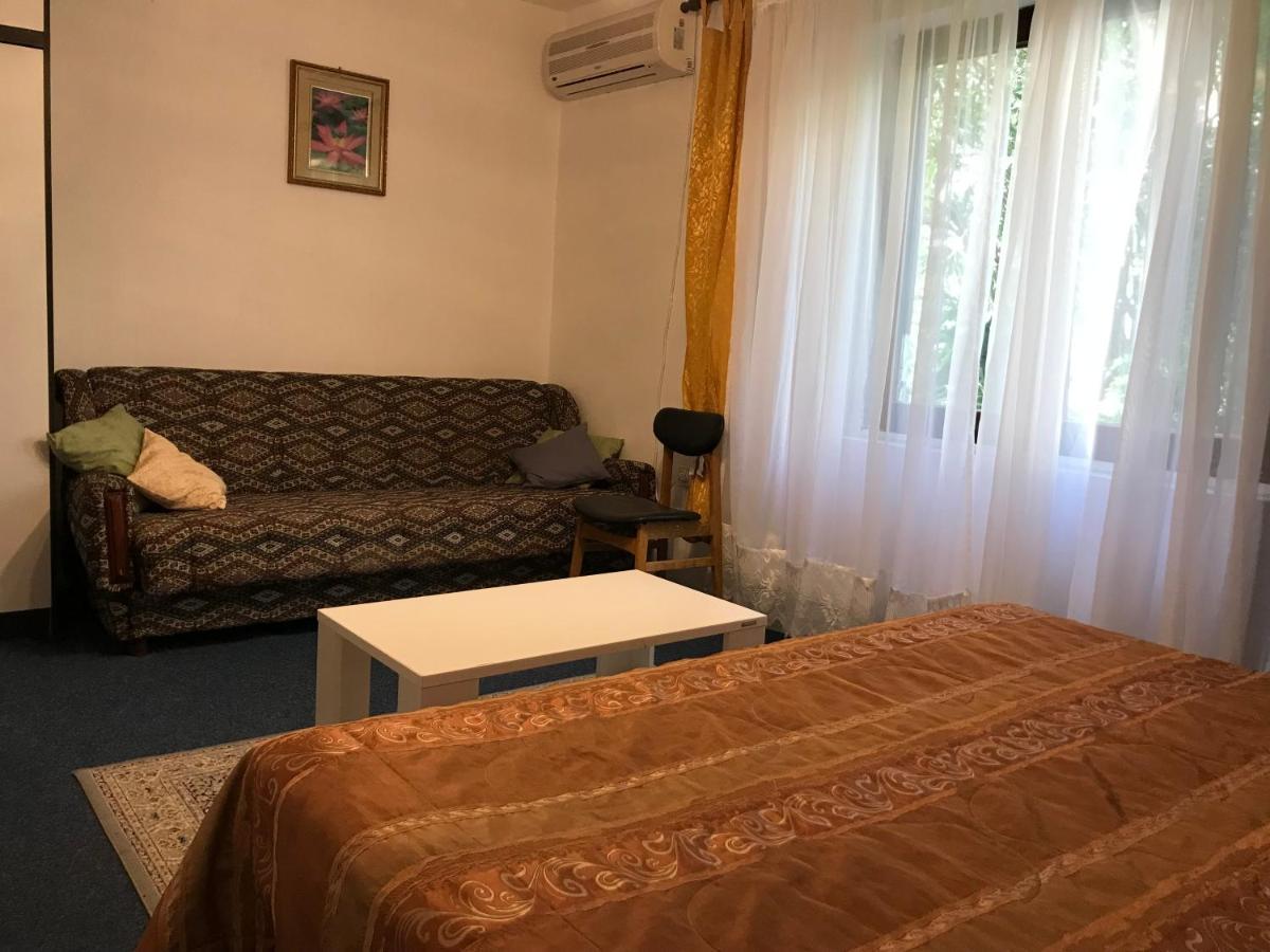 Wisteria Hotel Tivat Luaran gambar